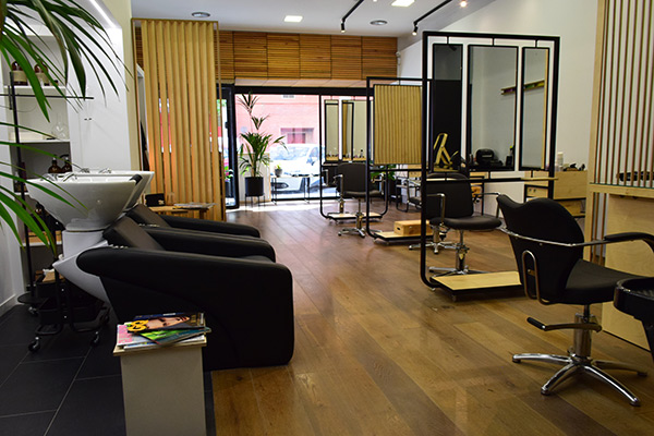 ¿DESEA EL CLIENTE SILENCIO EN LA PELUQUERÍA HOY EN DÍA?