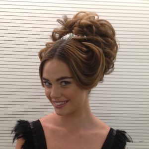 formacion-online-peluqueria-universidad-de-la-imagen-dragon-chignon